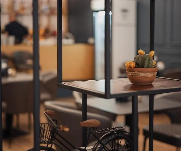 Hotel Boutique 135 4*