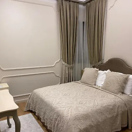 Boutique 135 4* Tirana